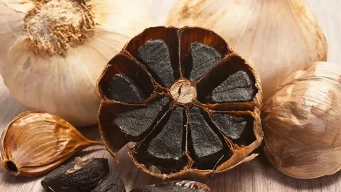 تصویر 3 از سیر سیاه کرمان کبابی با طعم کاراملی ویژه